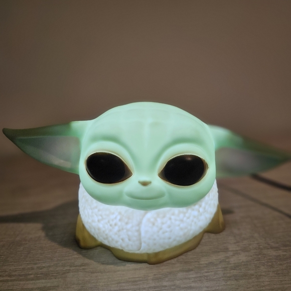 Star Wars Baby Yoda USB Push Button Figurine Collectible Desk Light Lamp - Picture 7 of 9